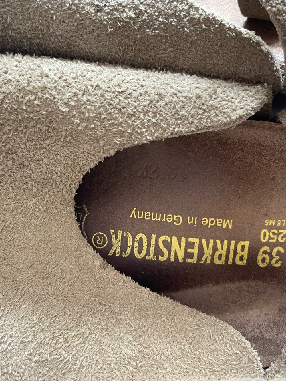 Birkenstock Women’s Suede Classic Clogs in Tan sz 39 - Picture 5 of 6